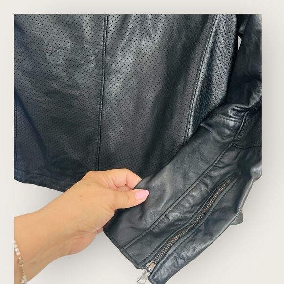 Ann Klein perforated asymmetrical black leather jacket size 8, NWOT - Picture 9 of 10